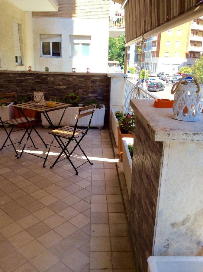 Like Family House Bed & Breakfast Rome Exterior photo